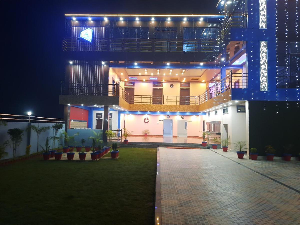 Bahraich Hotel Blue Diamond المظهر الخارجي الصورة